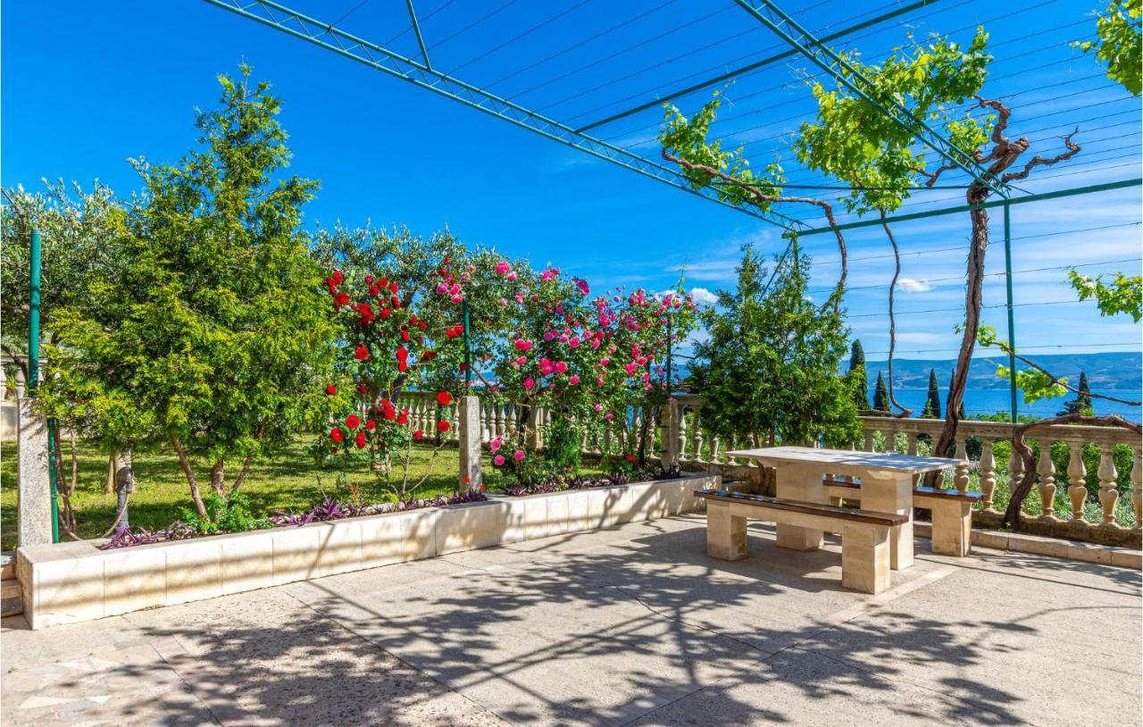 Stunning Apartment In Duce With Wifi Buitenkant foto