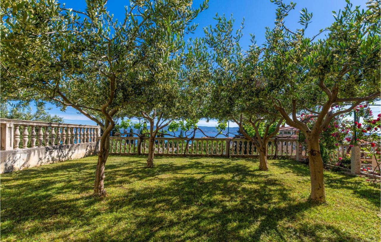 Stunning Apartment In Duce With Wifi Buitenkant foto
