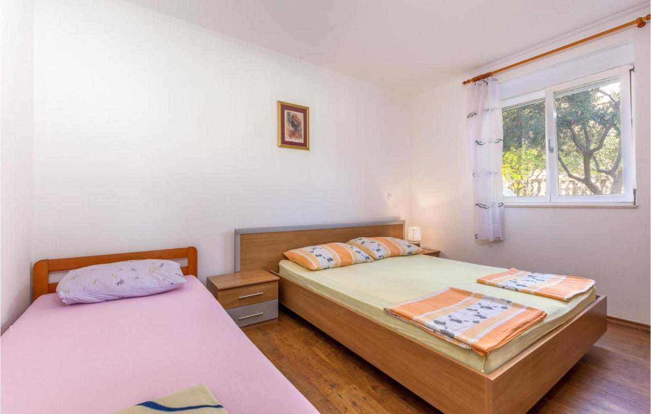 Stunning Apartment In Duce With Wifi Buitenkant foto