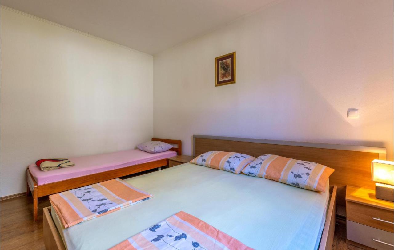 Stunning Apartment In Duce With Wifi Buitenkant foto