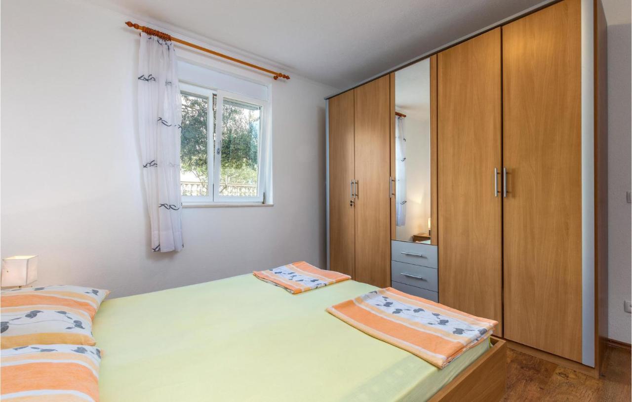 Stunning Apartment In Duce With Wifi Buitenkant foto